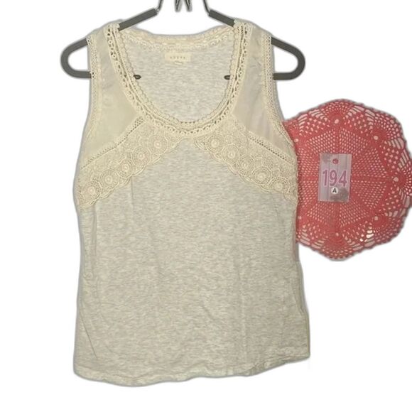Adiva Heather Grey with Creamy Crochet Lace Trim Tank Top Round Neck Size Small - Picture 6 of 6